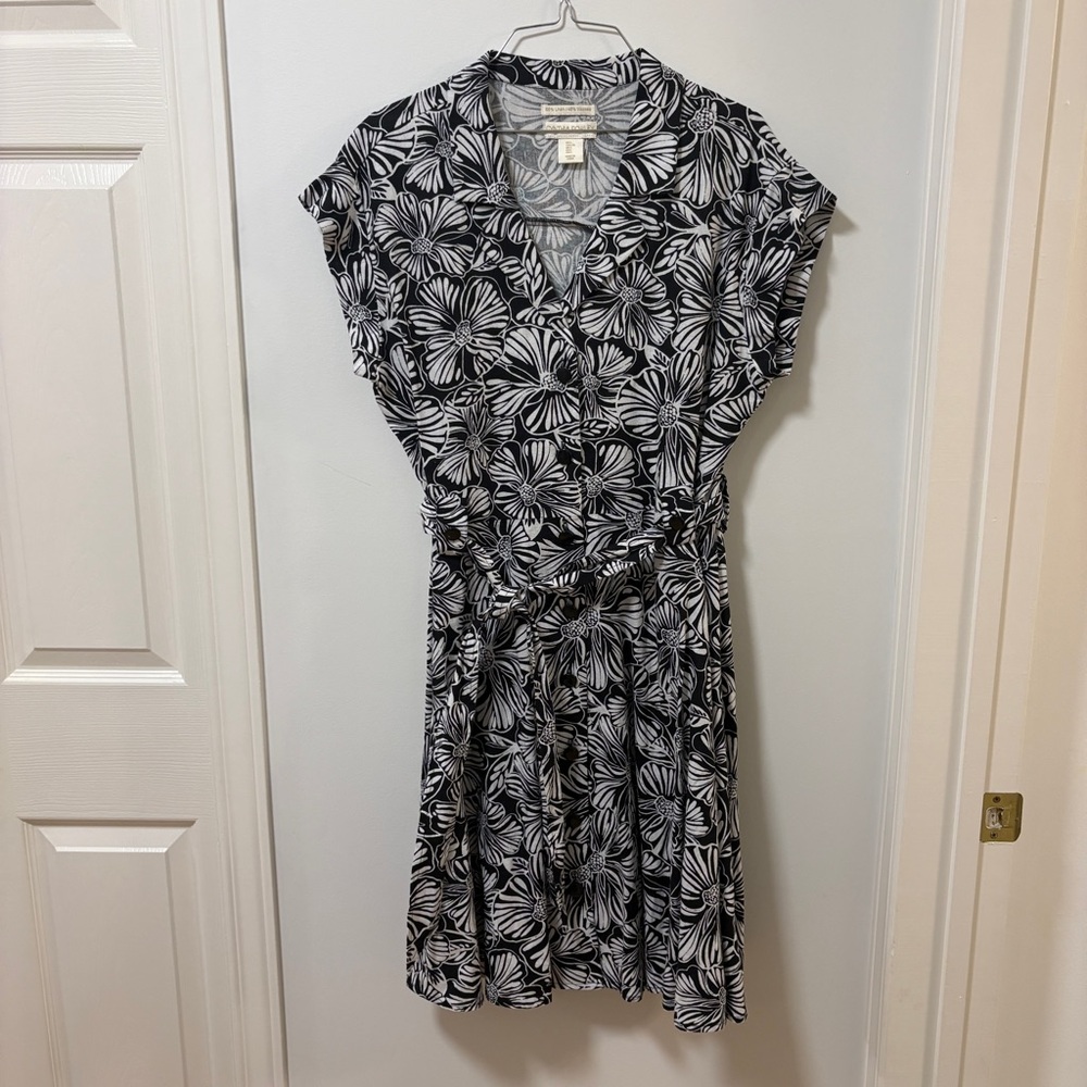 Cynthia Rowley Linen Blend Dress  Black White Floral Button Down Size L Belted